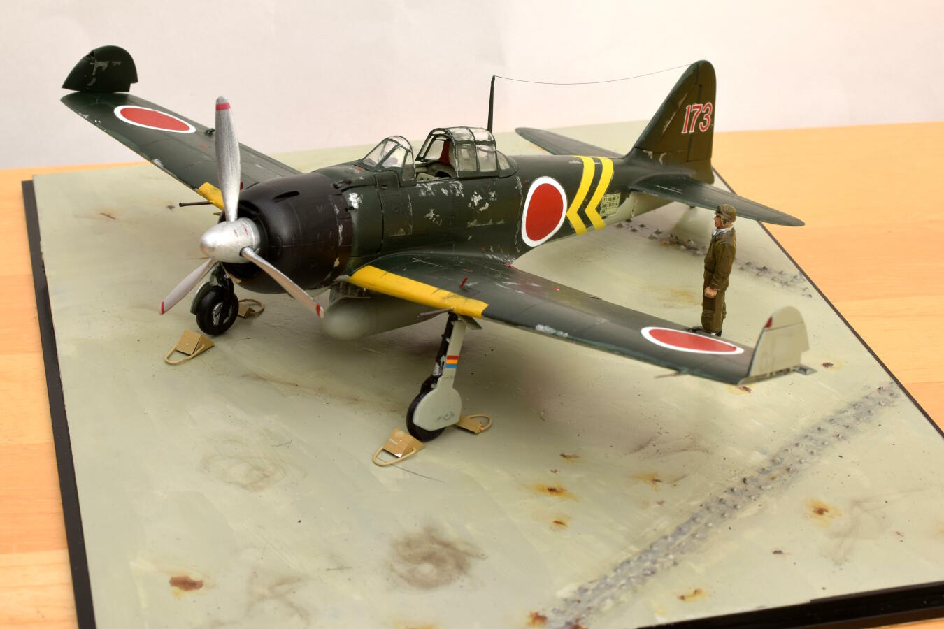 零式艦上戦闘機２２型甲　第５８２海軍航空隊　進道三郎少佐搭乗機」