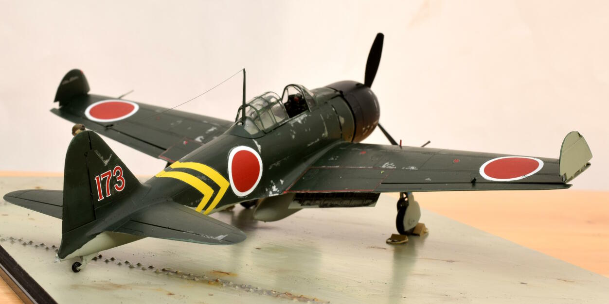 零式艦上戦闘機２２型甲　第５８２海軍航空隊　進道三郎少佐搭乗機」