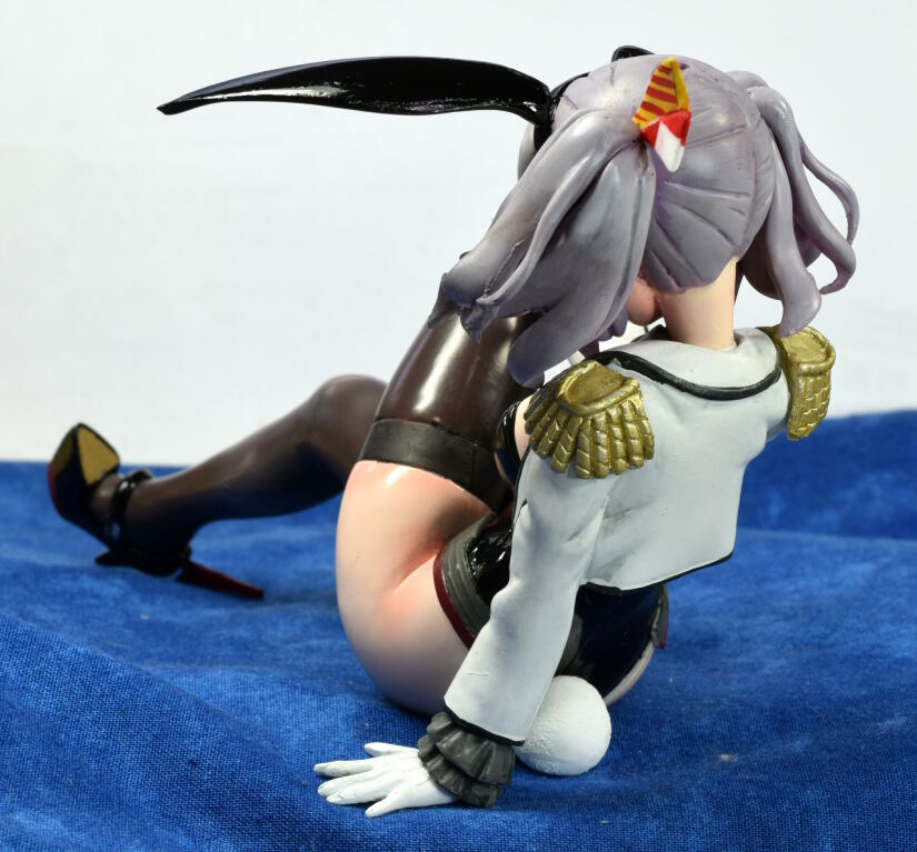 Kḿuv